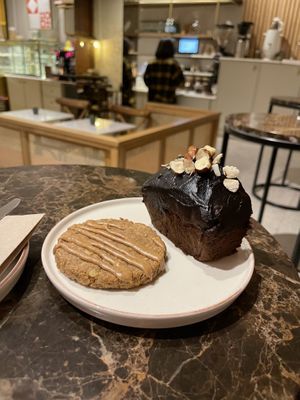 Raw Peanut cookie and espresso cake  at Vi Coffee & Healthy Living in Istanbul