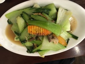 Sautéed Pakchoi with mushrooms  at Hoa Sen - Nguyen Van Cu in Da Lat