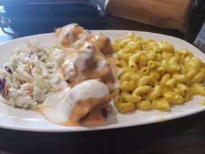 Mac & Cheese w/ bang bang cauliflower wings at Earth to Us  in Durham