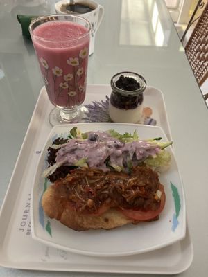 breakfast with berry shake / „steak“ toast / Blueberry sweet sour soya jogurt  at Loving Hut Paradise Island in Penghu
