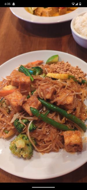  at Banana Blossom in Cleveland