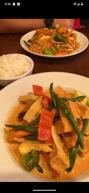 Red curry with tofu and extra veggies at Banana Blossom in Cleveland