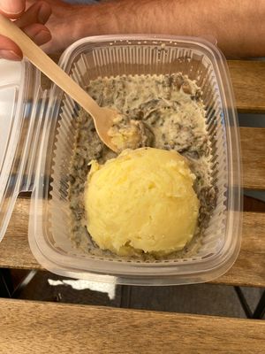 Mashed potatoes and mushroom stew at Avokado in Koper