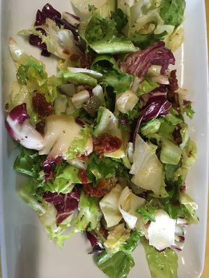 Mixed salad with sundries tomatoes at Al Mangiar Sano in Mortara