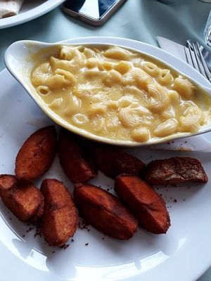 Vegan mac n cheese and potato wedges - yum! at Pots in Falkirk