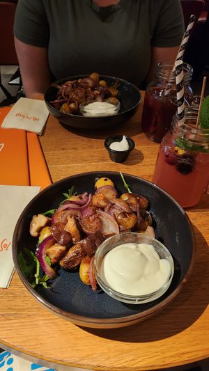 Kartoffeln mit roten Zwiebeln, Pilzen und 1t Mayo :D at Cafe Del Sol  in Filderstadt