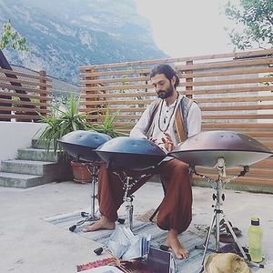 Riccardo rea con handpa at Un Tempo Per Te - Vegan B&B in Dro