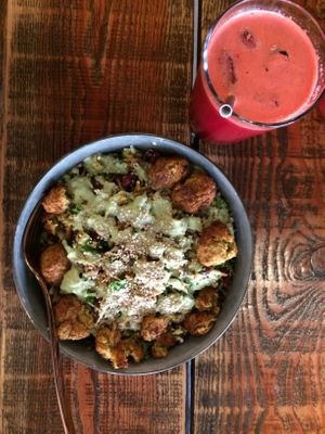 The Plant bowl and Upbeeter juice  at We Feat Pure Organic in Aalborg