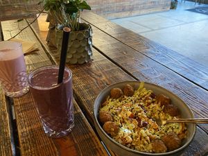 Plant bowl and smoothies   at We Feat Pure Organic in Aalborg