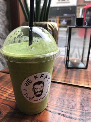 Green Gun freshly blended juice at We Feat Pure Organic in Aalborg