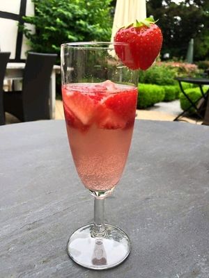 Ein Erdbeer Prosecco  at Cafe Moller in Unna