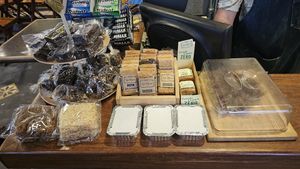 Doces veganos at Fifty Cafe in Sao Caetano Do Sul