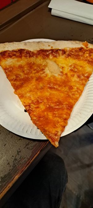 Vegan pizza slice 😋 at DiFontaine's Pizzeria in Dublin