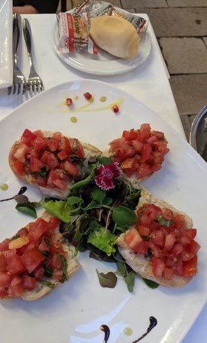 Bruschetta classica at Pata Chic in Venice