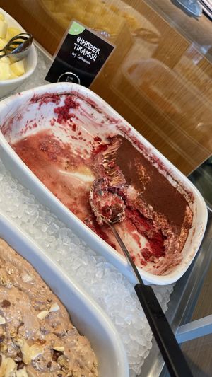 Tiramisù al lampone   at Tibits in Winterthur