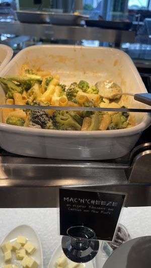 Pasta con broccoli e formaggio new roots: buonissimi   at Tibits in Winterthur