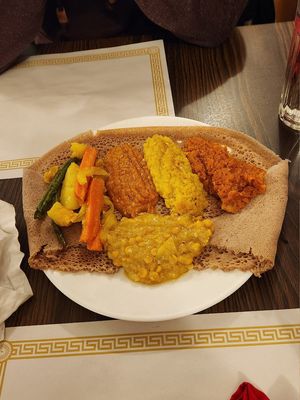 Beyaynetu (Shiro We't, Mesir Alicha, Kik We't, Kik Alicha, Yatakilt We't) #Veganuary at Abyssinia in Rochester