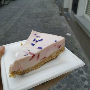 Delicious homemade vegan cheesecake (to go) at Li O Lait in Bruges