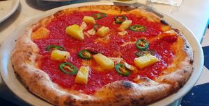 Pineapple and Chilli toppings at 800 Degrees - Shinjuku in Tokyo