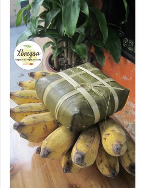 Square glutinous Brown rice cake / Macrobiotic Food
Bánh Chưng Nếp Lứt được làm kỳ công theo công thức thực dưỡng  at Lovegan in Binh Thuan