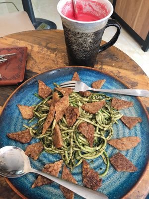 Raw zucchini spaghetti at Lovegan in Binh Thuan