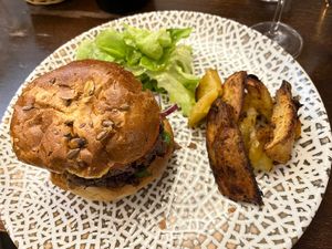 Burger   at Like An Elephant in Lyon