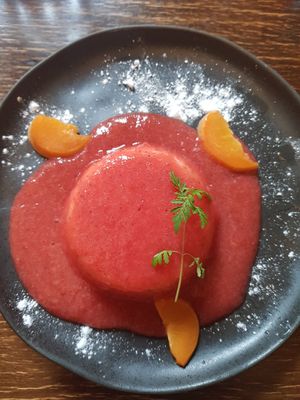 Creme caramel at Like An Elephant in Lyon