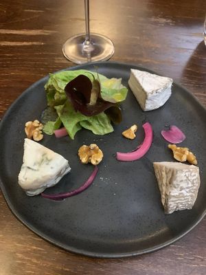  at Like An Elephant in Lyon