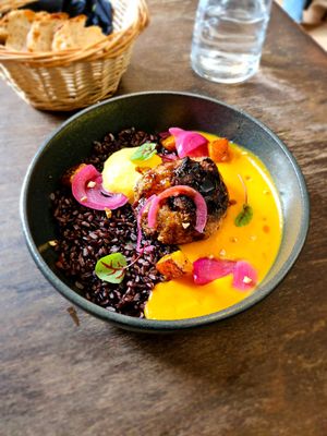  at Like An Elephant in Lyon