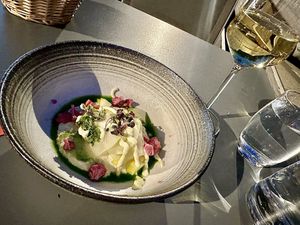 Food so delicious and beautiful I have to share from multiple angles!!!! 💚💚💚  at Like An Elephant in Lyon