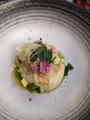 Houmous de chou-fleur at Like An Elephant in Lyon