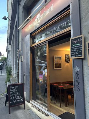   at Like An Elephant in Lyon