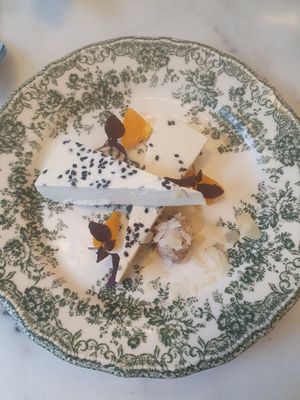 Dessert  at Like An Elephant in Lyon