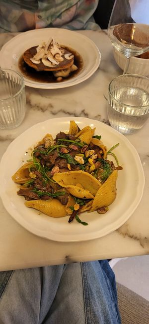  at Like An Elephant in Lyon