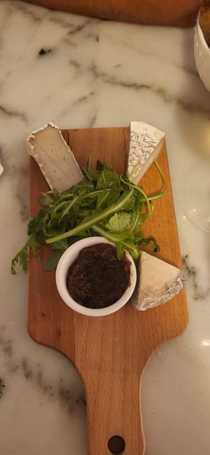  at Like An Elephant in Lyon