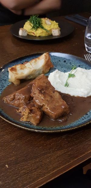 Seitan at Like An Elephant in Lyon