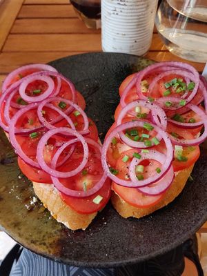 Toast with creamcheese, tomato and onion at Brew and Breakfast in Da Lat
