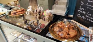 pastries at Jo and Nana Cakes in Paris