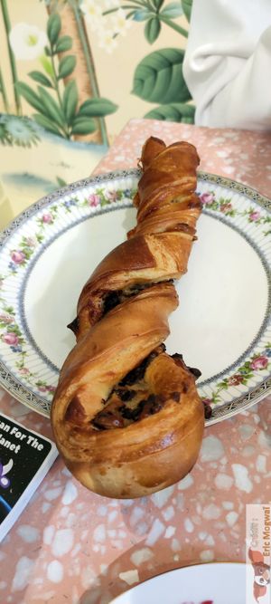 "Pain suisse" at Jo and Nana Cakes in Paris