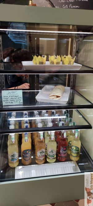 Drinks at Jo and Nana Cakes in Paris