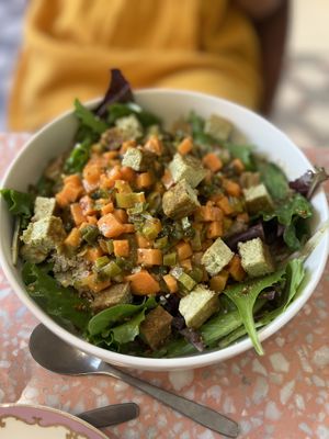 Salad 13€  at Jo and Nana Cakes in Paris