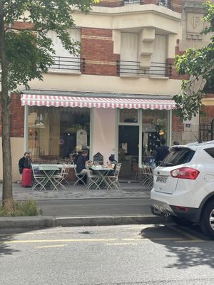 Outside   at Jo and Nana Cakes in Paris
