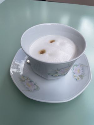 Machiatto latte with almond milk  at Jo and Nana Cakes in Paris