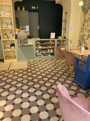 Inside  at Jo and Nana Cakes in Paris