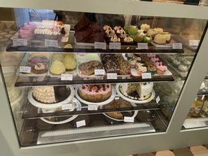 Cake’s window  at Jo and Nana Cakes in Paris