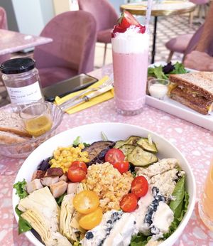 Bowl du jour   at Jo and Nana Cakes in Paris