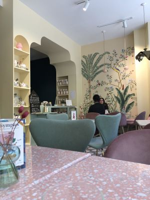   at Jo and Nana Cakes in Paris