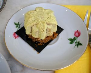 Banana/Cappuccino cake at Jo and Nana Cakes in Paris