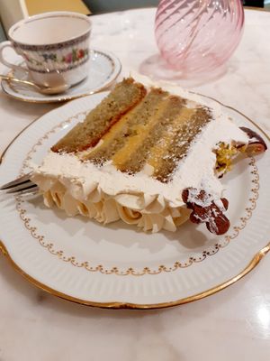 Layer bûche passion ♡ at Jo and Nana Cakes in Paris