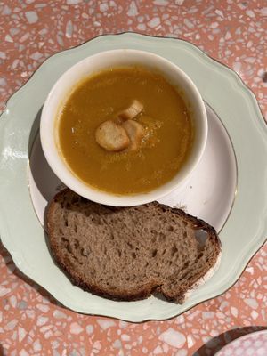   at Jo and Nana Cakes in Paris